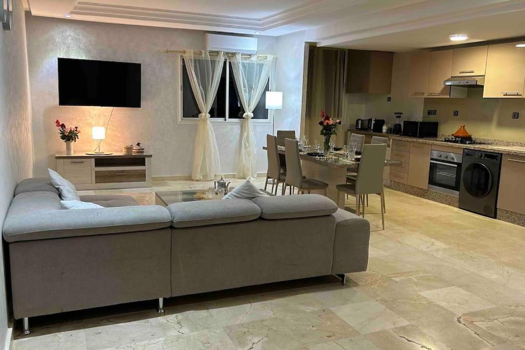 Appartement Haut Standing 3 Chambres Avec Terasse Quartier Gueliz Hivernage A Marrakech I19 马拉喀什 外观 照片