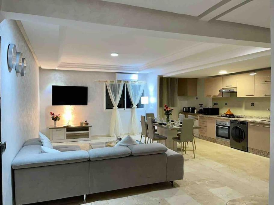 Appartement Haut Standing 3 Chambres Avec Terasse Quartier Gueliz Hivernage A Marrakech I19 马拉喀什 外观 照片